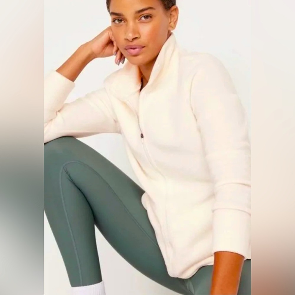 - Old Navy NWT Microfleece Zip Jacket Color: Creme De La Creme Medium